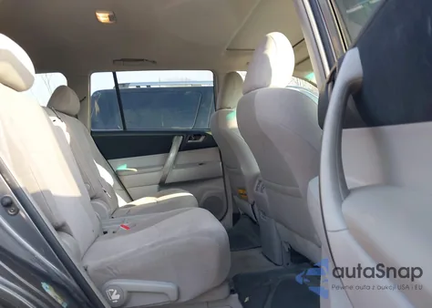 2010 Toyota Highlander Sport V6 z USA, uszkodzony, nr VIN 5TDEK3EH6AS001295